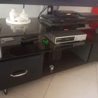 میز زیر تلویزیون