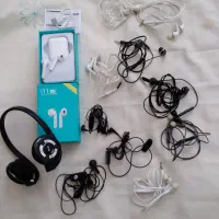 تعدادی هندزفری ایرپاد هدفون یکجا