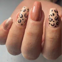 کاشت ناخن  قاسم اباد چهارراه مخابرات شریعتی ۲۲