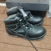 کفش ایمنی وپوتین سربازی|کیف، کفش، کمربند|دهدشت, |دیوار