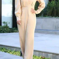 تعدادزیادی لباس وکفش زنانه مجلسی و بیرونی و خانگی