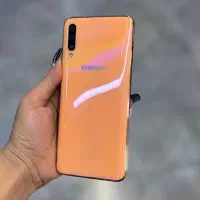 گوشی A70 تمیز درحد