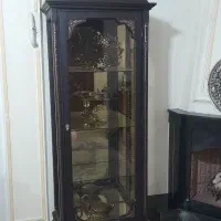 بوفه رنگ تیره سالم وتمیز