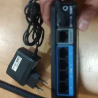 روتر بی سیم دی لینک|مودم و تجهیزات شبکه|اندیشه, اندیشه فاز ۵|دیوار