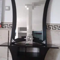 آینه همراه میز