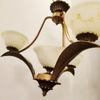 لوستر سه شاخه برنزی با دو دیوارکوب|لوستر و چراغ آویز|تهران, کاشانک|دیوار