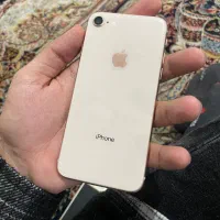 ایفون ۸ تمیز