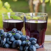 اب انگور سیاه طبیعی