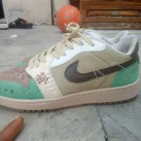 کغش|کیف، کفش، کمربند|کیش, |دیوار