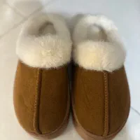 تعدادی کفش نو و تمیز