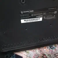 ۳۲ اینج از رو دیوار افتاده