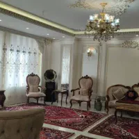 یه نفرخانوم برای تمیزکردن خانه