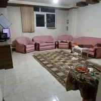 هم خانه خانم