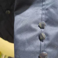 بارونی استردار|لباس|تهران, قیام|دیوار