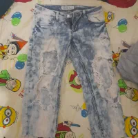 تعدادی لباس|لباس|پرند, فاز ۶|دیوار