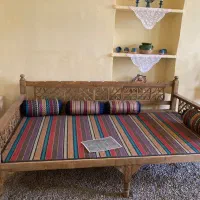 تخت چوبی