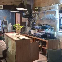 نیروی خدماتی خانوم