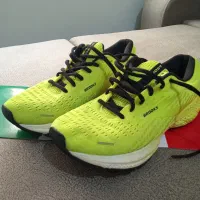 فروش کتونی بروکس اصلی در حد نو