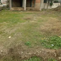 یک قواره زمین حیاطی با موقعیت  فوق العاده