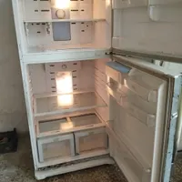 فروش یه عدد یخچال سالم در حال کار است