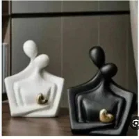 مجسمه همدم و آغوش