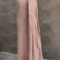 فروش انواع پارچە سادە،طرح و دار و روسری‌ مجلسی