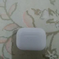 ایرپاد پرو اصل با مشتری کنار میام