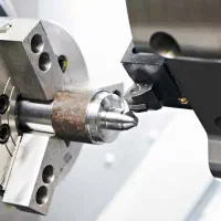 اپراتور دستگاه تراش CNC