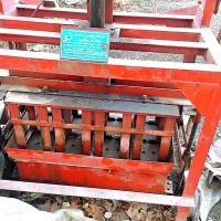 فروش یک دستگاه بلوک زن ۴ تایی