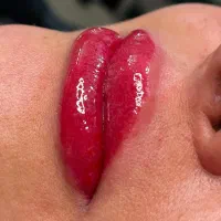 شیدینگ لب و رژلـب دائم
