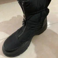 بوت|کیف، کفش، کمربند|آشخانه, |دیوار