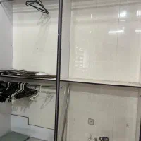 تعدادی ویترین و دکور جهت مزون