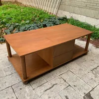 میز چوبی