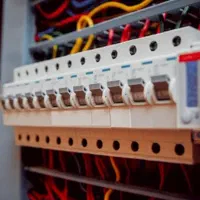 برق کار سیم کشی|خدمات پیشه و مهارت|زنجان, |دیوار