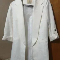 کت سفید|لباس|شیراز, ریشمک|دیوار