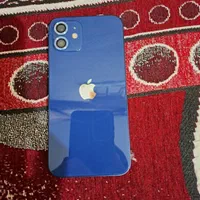 گوشی آیفون در حد نو  و سالم و هیچ خرابی ندارد