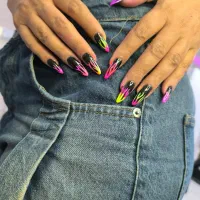 کاشت ناخن حرفه ای