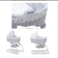 تخت کنار مادر