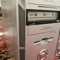 کیس به همراه مانیتور