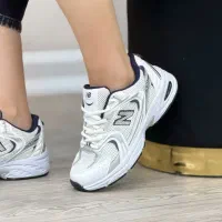 نیوبالانس ۵۳۰ سفید سرمه ای سایز ۴۱ با تخفیف ویژه