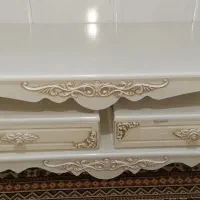 میز تلویزیون کرمی رنگ