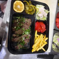 نیروی ماهر نیمه ماهر ساندویچ پیچ