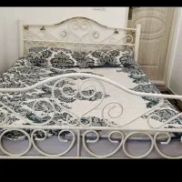 تخت فلزی کاملاً سالم|تخت و سرویس خواب|اشتهارد, |دیوار