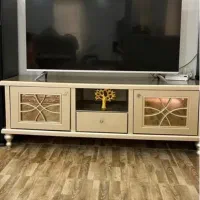 میز تلویزیون و ساعت و بوفه