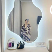 آیینه د فرمه کوچیک مناسب برای میز آرایش|آینه|قزوین, |دیوار