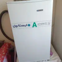 فروش یک دستگاه یخچال 5 فوت در حد نو