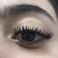 آموزش و خدمات کاشت مژه و ژلیش ناخن