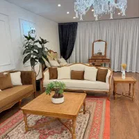 مبل کویین فرانسوی