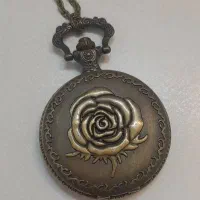 ساعت قدیمی گردنبندی گل رز