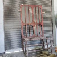دو پنجره و یک کرکره